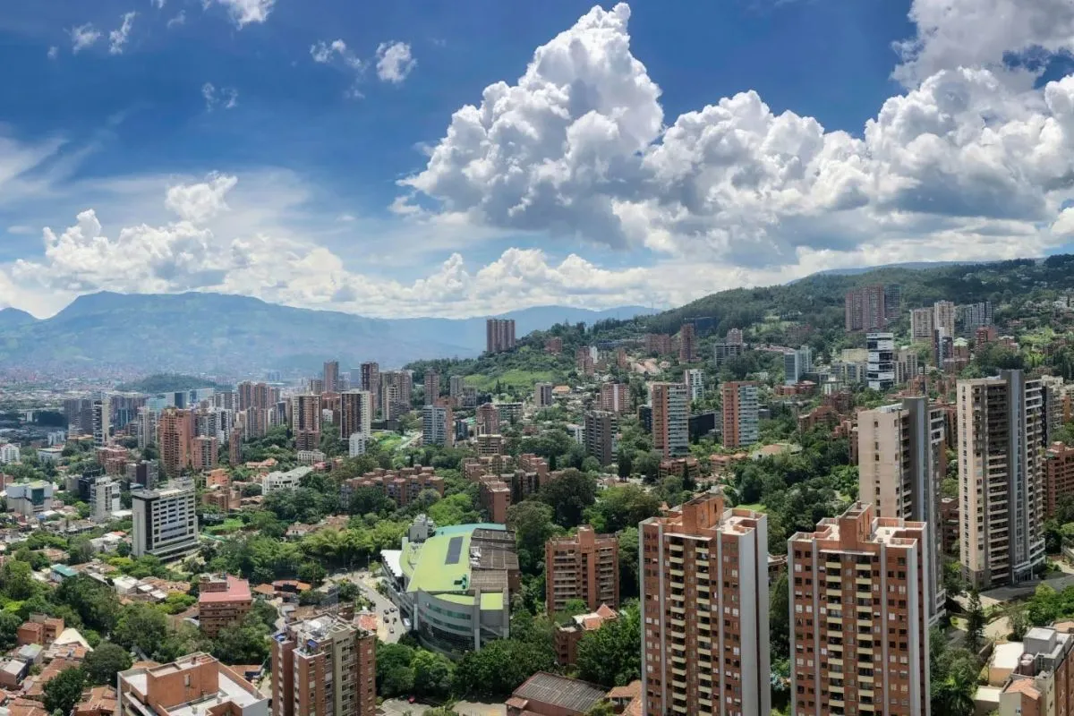 colombia-latin-america-city-cloud-sky