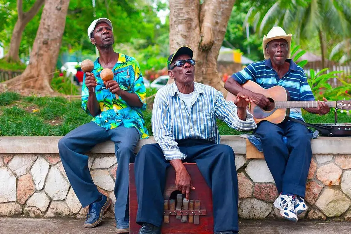 jamaica-central-america-caribbean-street-musicians