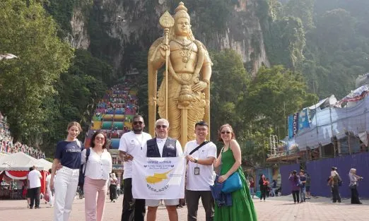 kuala-lumpur-batu-caves-antonis-slider-pckgs-1920×940