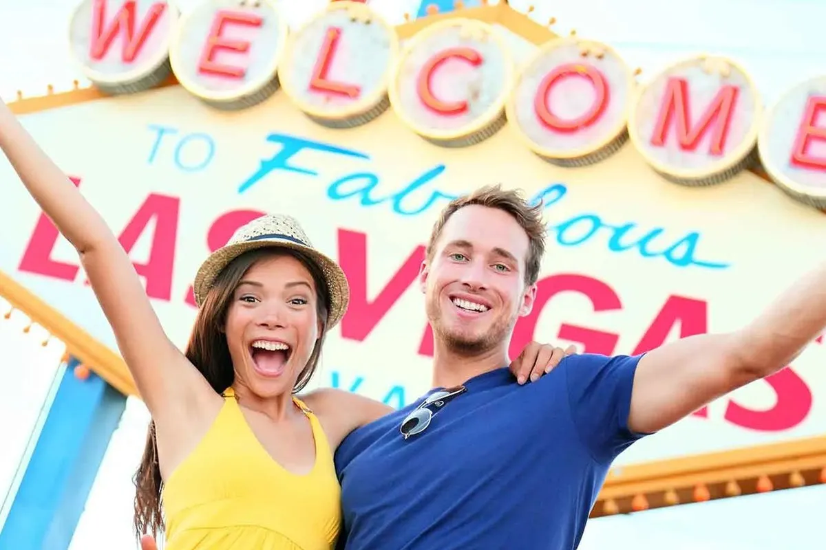 las-vegas-north-america-tourists