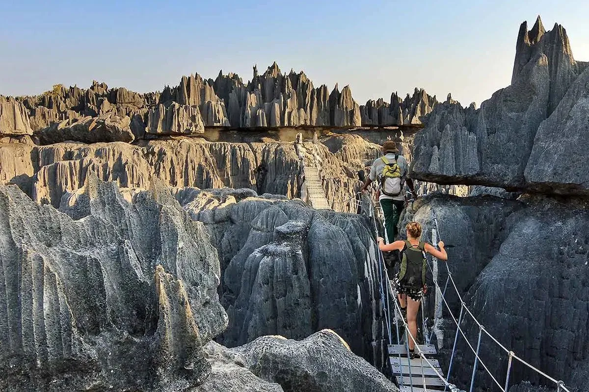 madagascar-africa-rocks-bridge