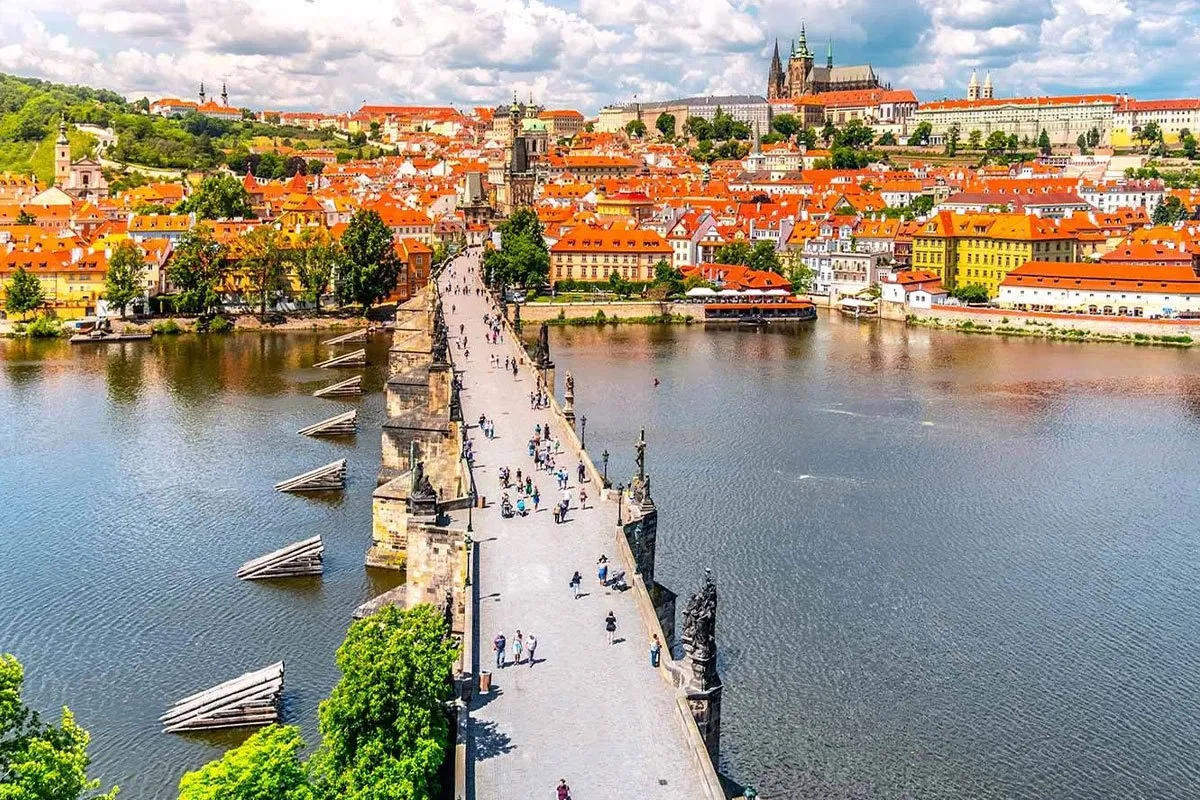 prague-europe-bridge