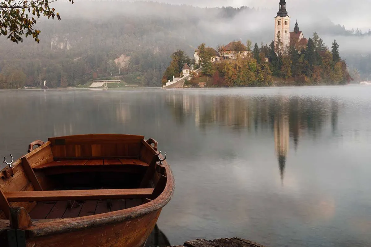 slovenia-europe-lake-boat