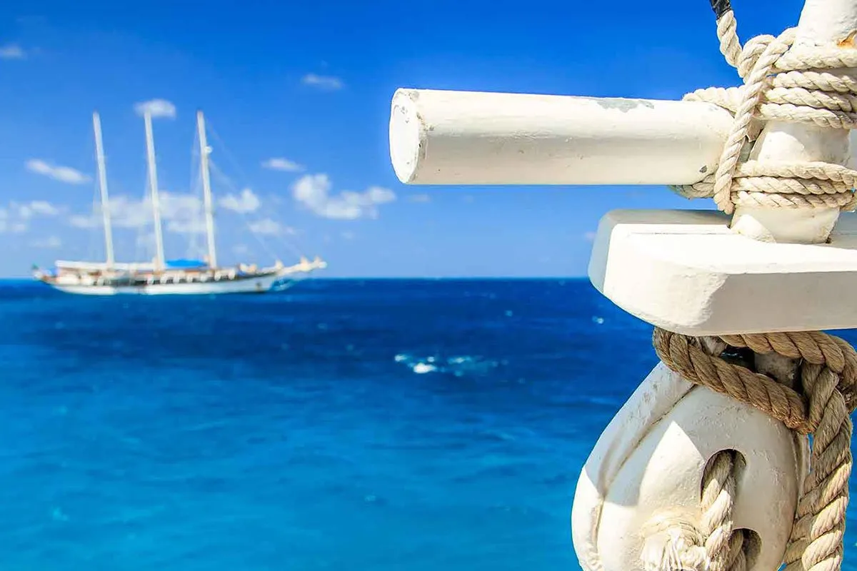 st-vincent-grenadines-central-america-caribbean-boat-rope