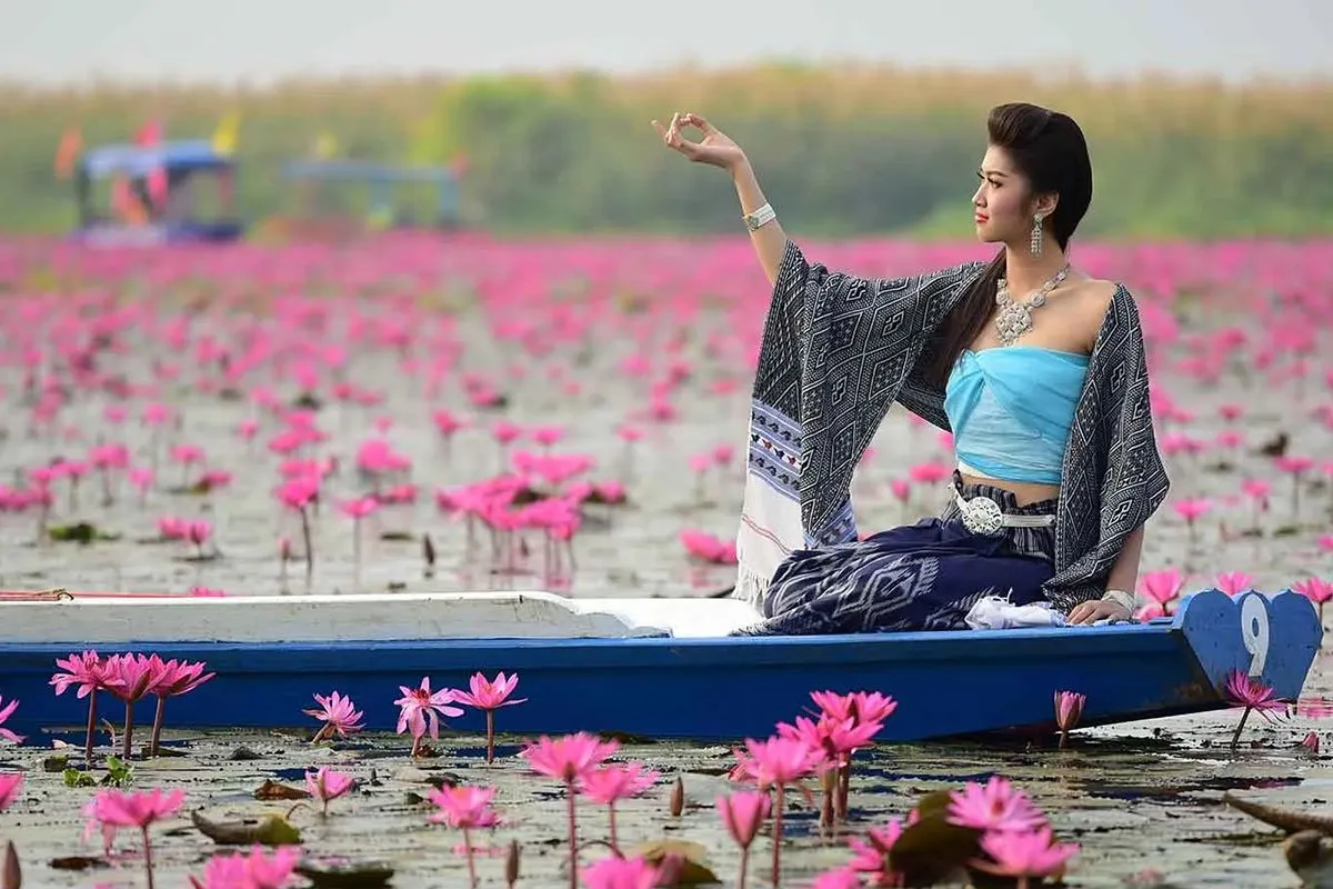 thailand-asia-flowers-girl