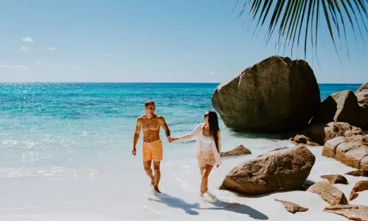 seychelles-couple-slider
