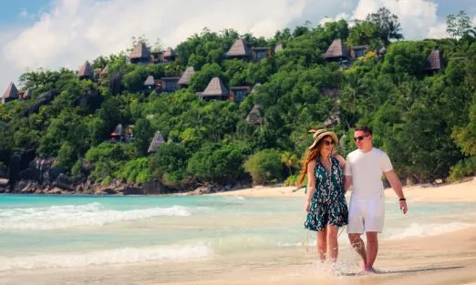 slider-seychelles-honeymoon-couple-walking
