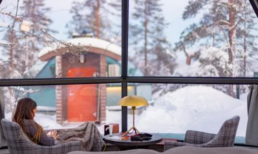 lapland-igloo-house-slider (2)
