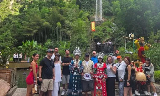 CHINA-Zhangjiajie-Baofeng-Waterfall-aristos-slider